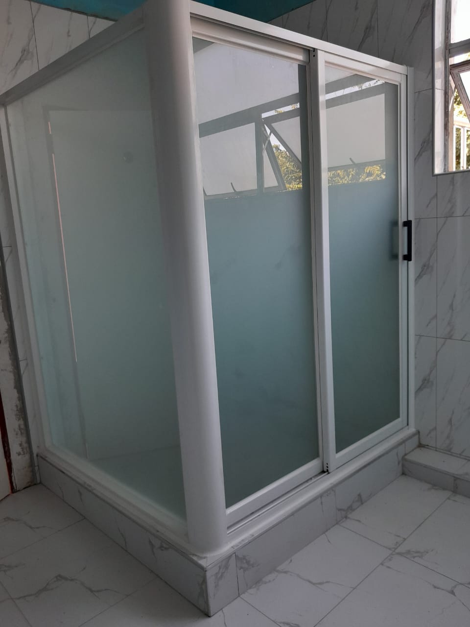Aluminium Shower Cubicles
